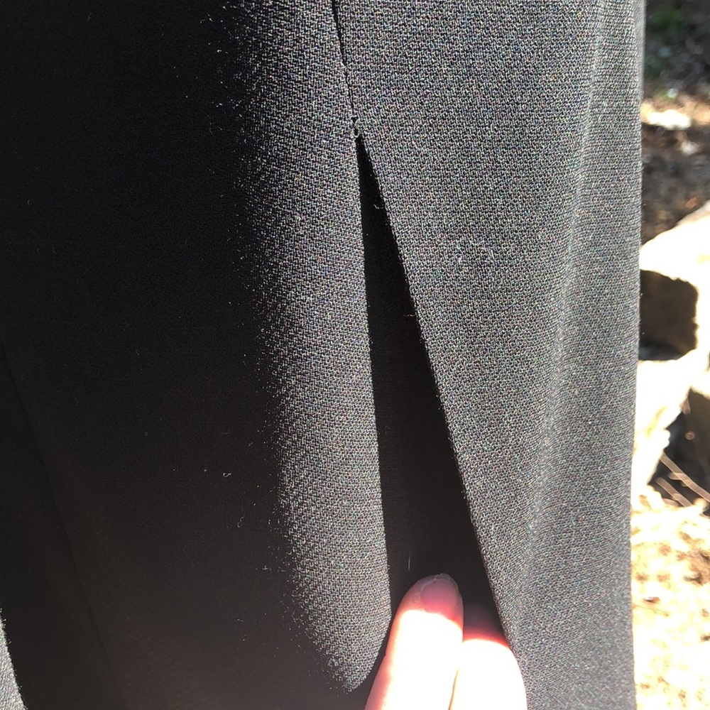 ๐๏ธ# 316 EUC Doncaster Wool Black Blazer - Picture 6 of 8